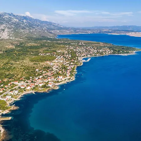 Апартаменты 2 Bedroom Awesome In Селине