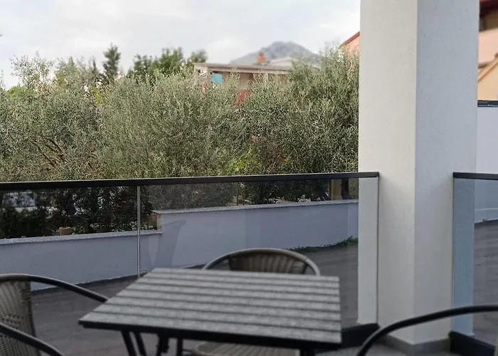 Appartement 2 Bedroom Awesome In *