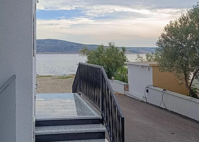 2 Bedroom Awesome In Lägenhet *